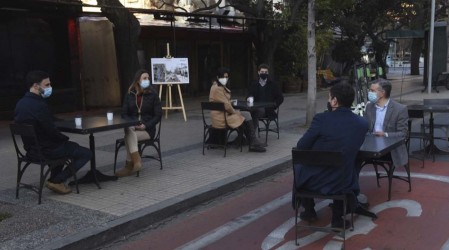 Lavín por etapa de preparación en Las Condes: "Restaurantes atenderán en terrazas"