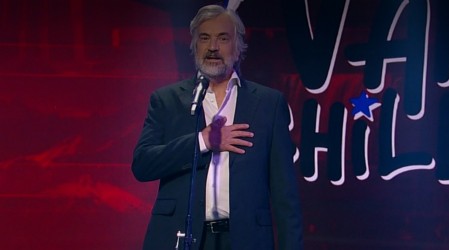 Actor Francisco Reyes marca apertura de "Vamos Chilenos" con emotivo mensaje en lenguas originarias