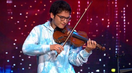 Bastián Sáez cautivó al jurado con su talento multiinstrumentista y una sincronía perfecta