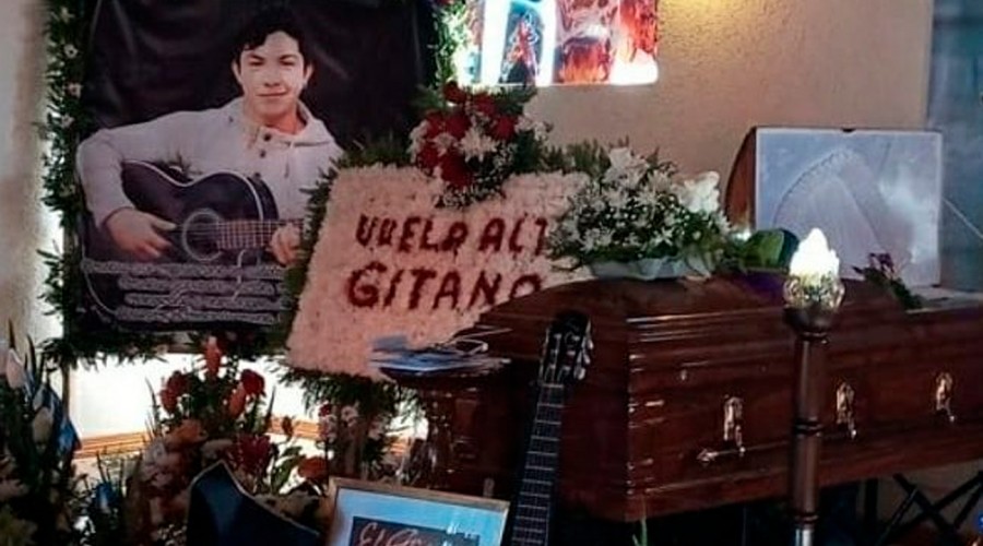 'Tu hijo te ama': Las sentidas palabras de la ex pareja de Claudio 'El Gitano' Valdés en el día de su funeral