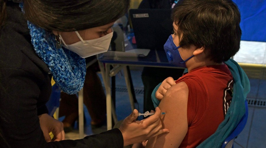 Lunes 27 inicia vacunación a menores de 6 a 11 años contra el Covid-19: ¿Qué deben llevar los niños y niñas?