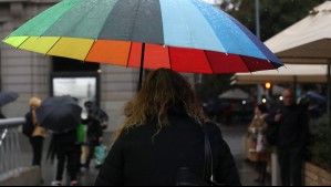 'Precipitaciones constantes y sonantes': ¿Hasta qué hora lloverá en Santiago?