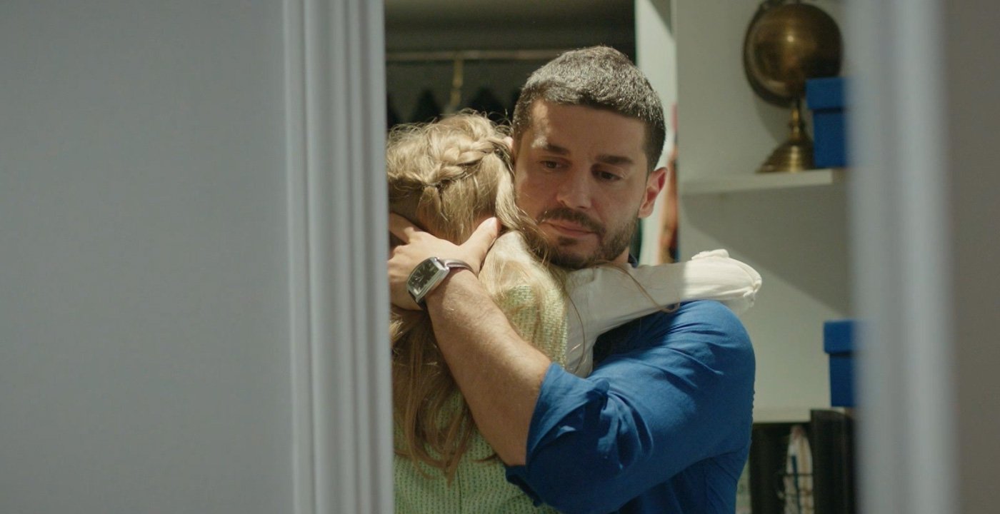 Firat abraza a Günes