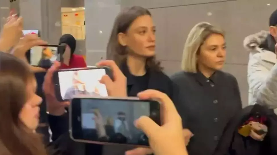 Serenay Sarikaya en tribunales