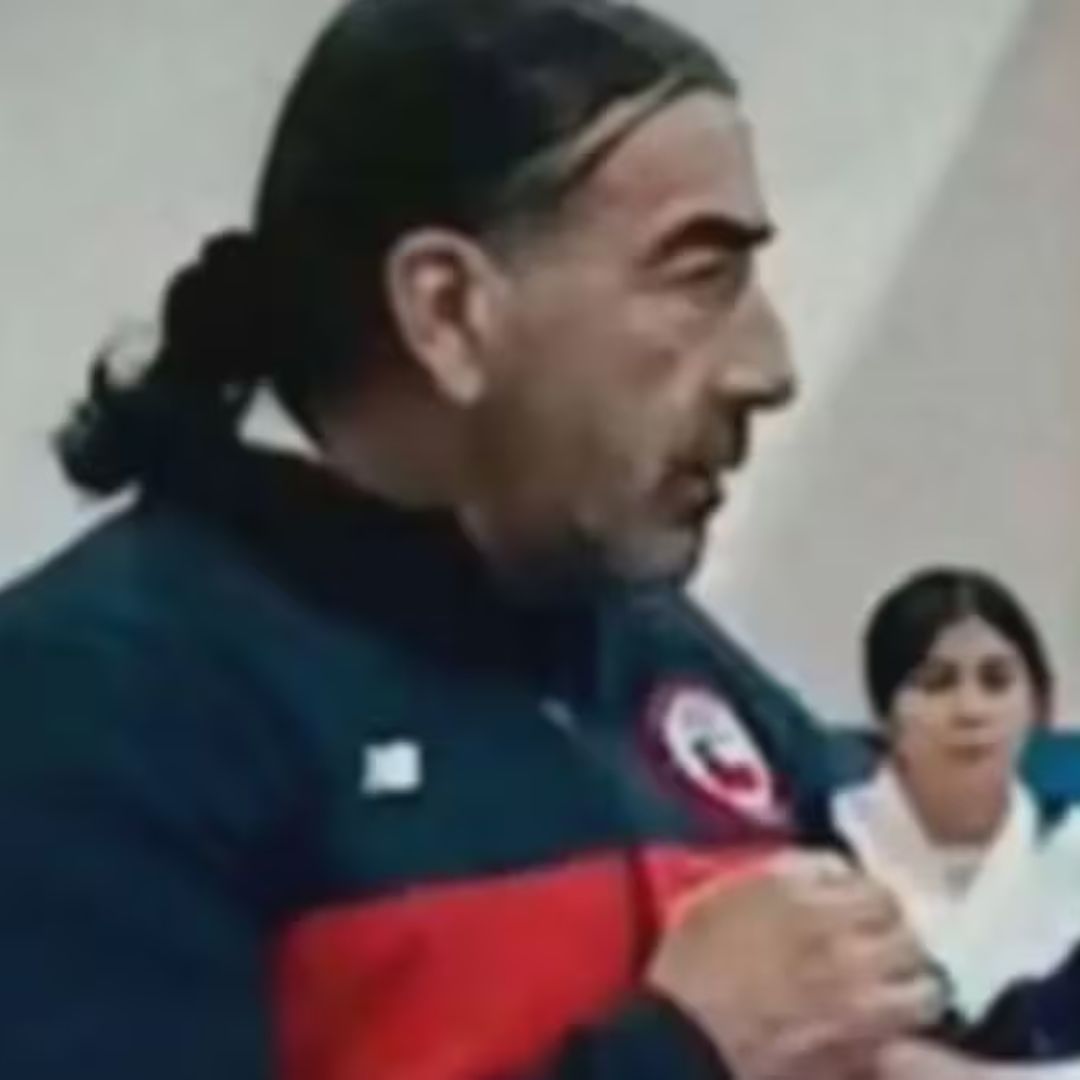 Profesor de karate Claudio Baéz