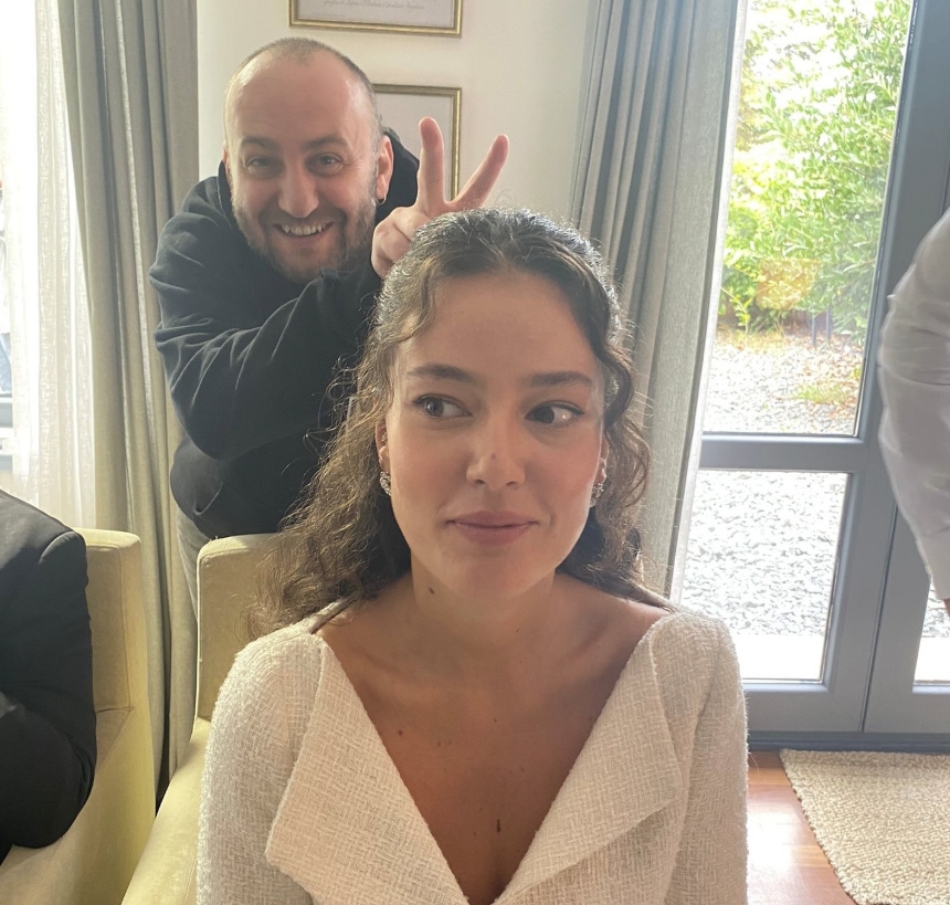 Pelin Akil en el set de Seyrán y Ferit