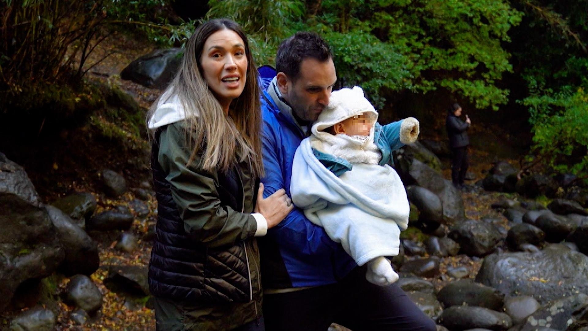 Familia por el Mundo / Mega 2