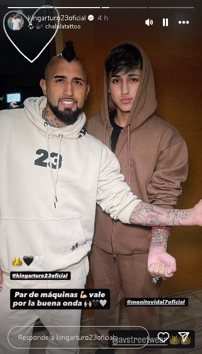 Arturo Vidal y Monito tatuaje