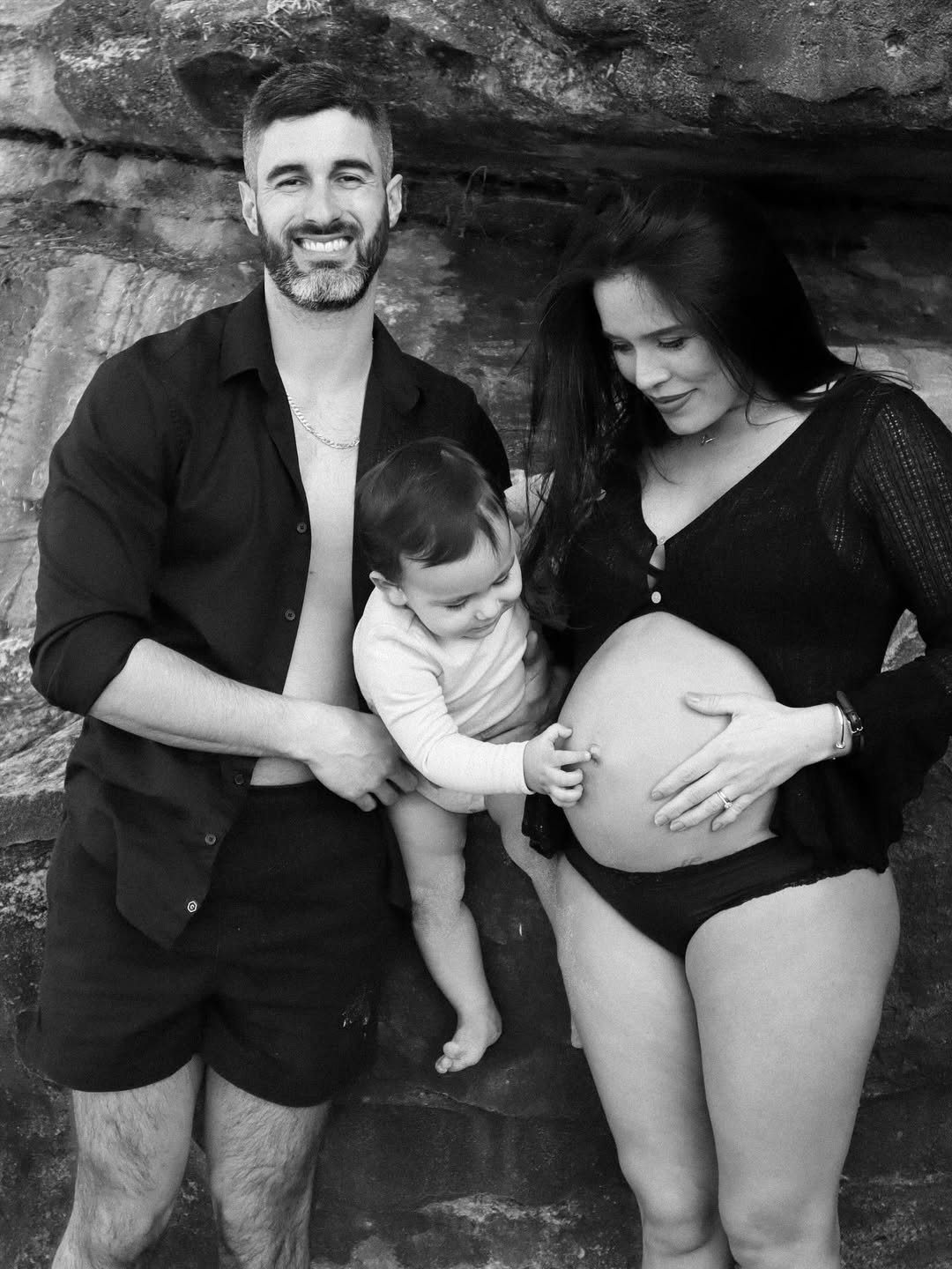 Angie Alvarado, su marido y su sobrino Luke