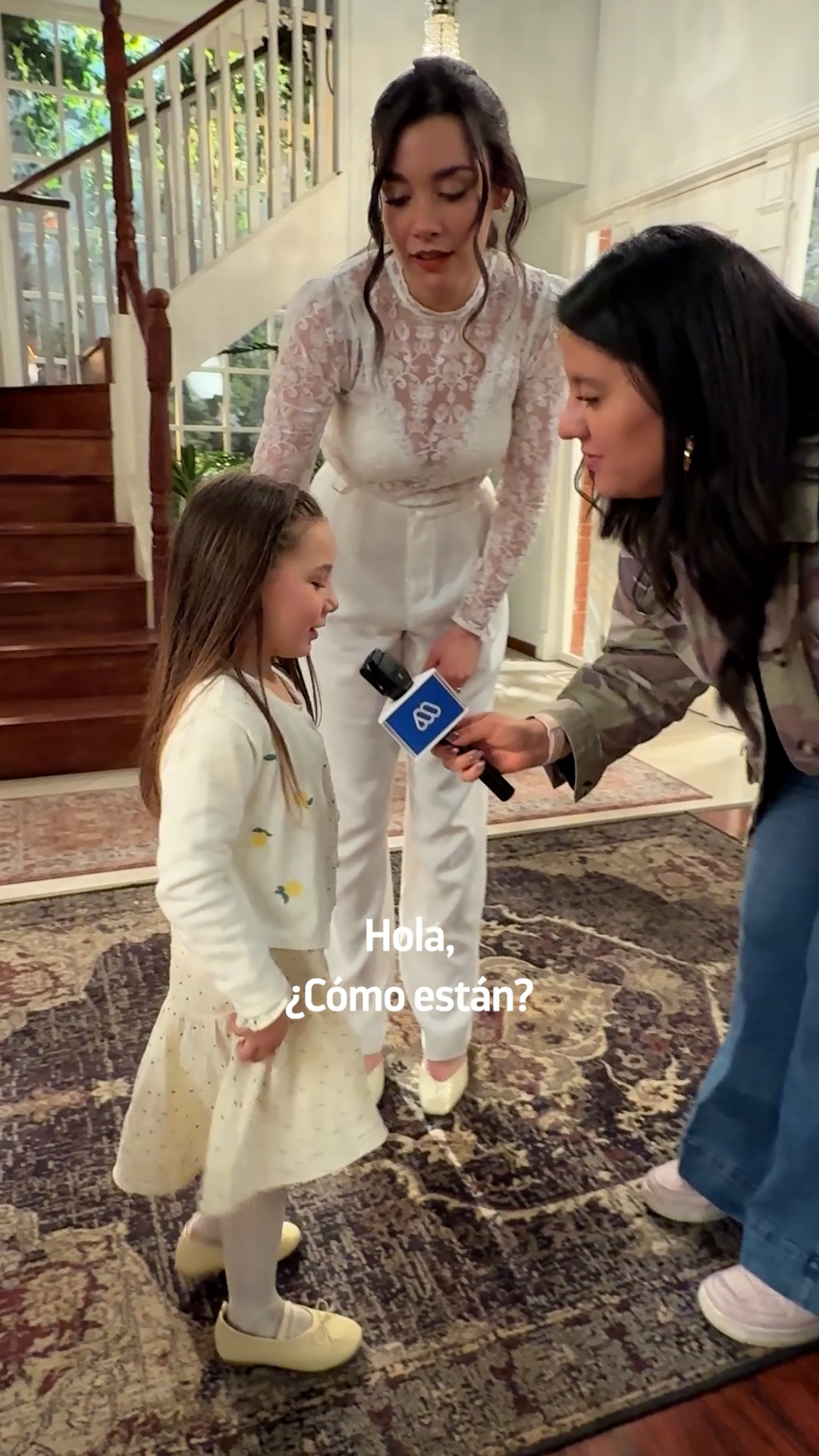 Cota, Nicoletta y Carolina Brown