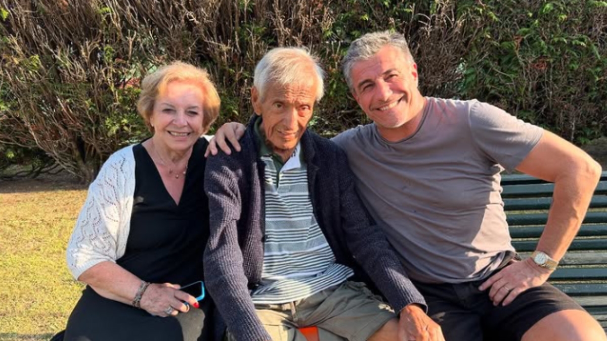 Fernando Solabarrieta y sus padres