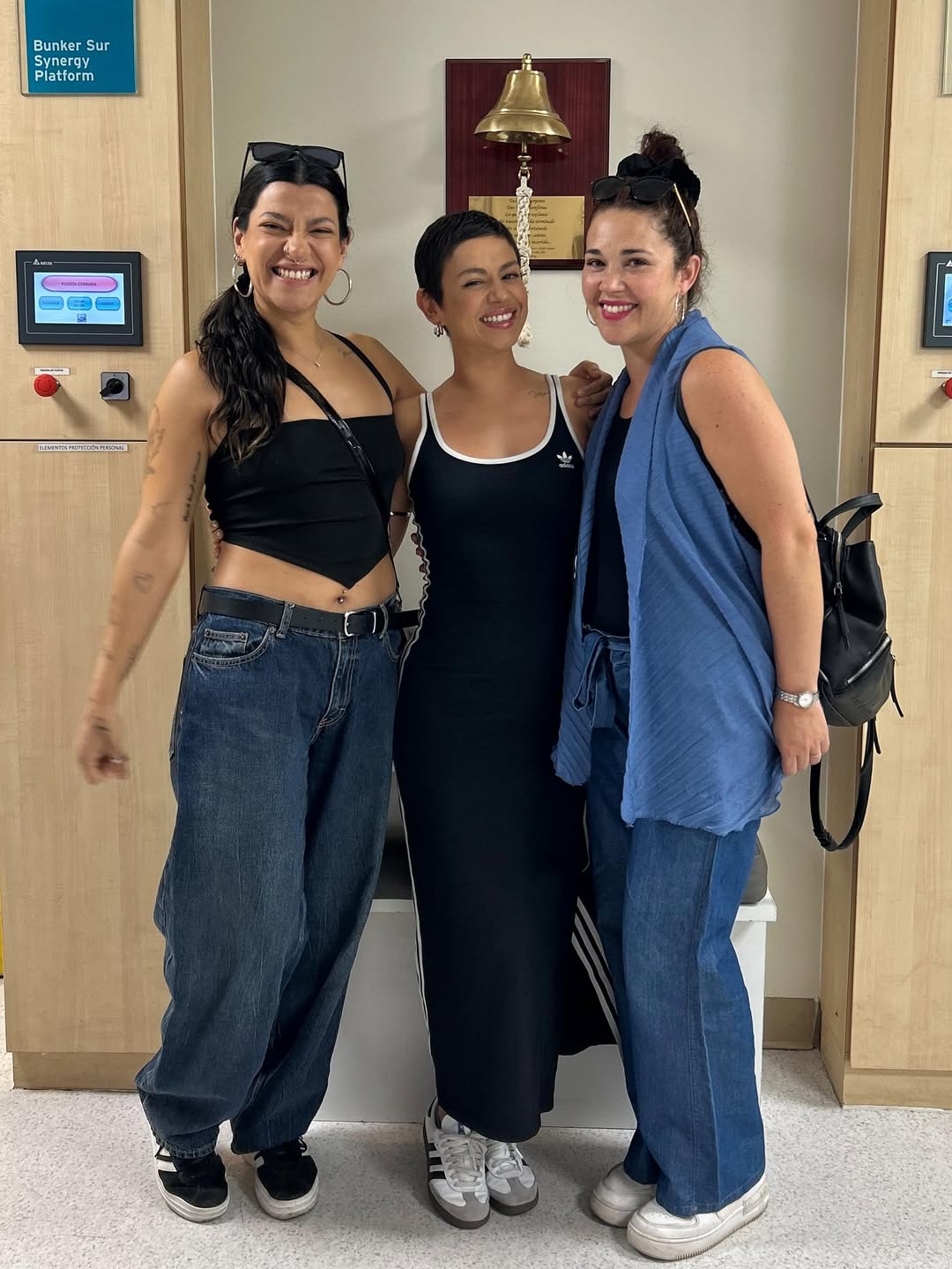 Karla Melo, Kamila Melo y amiga