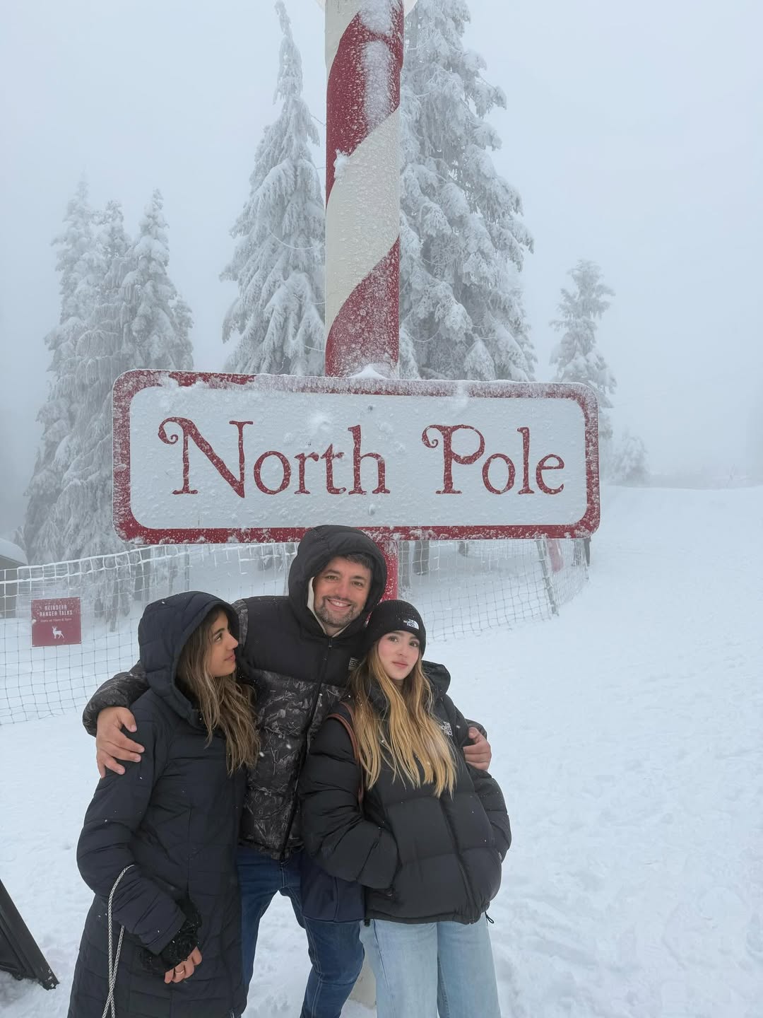 Daniel Valenzuela y sus hijas