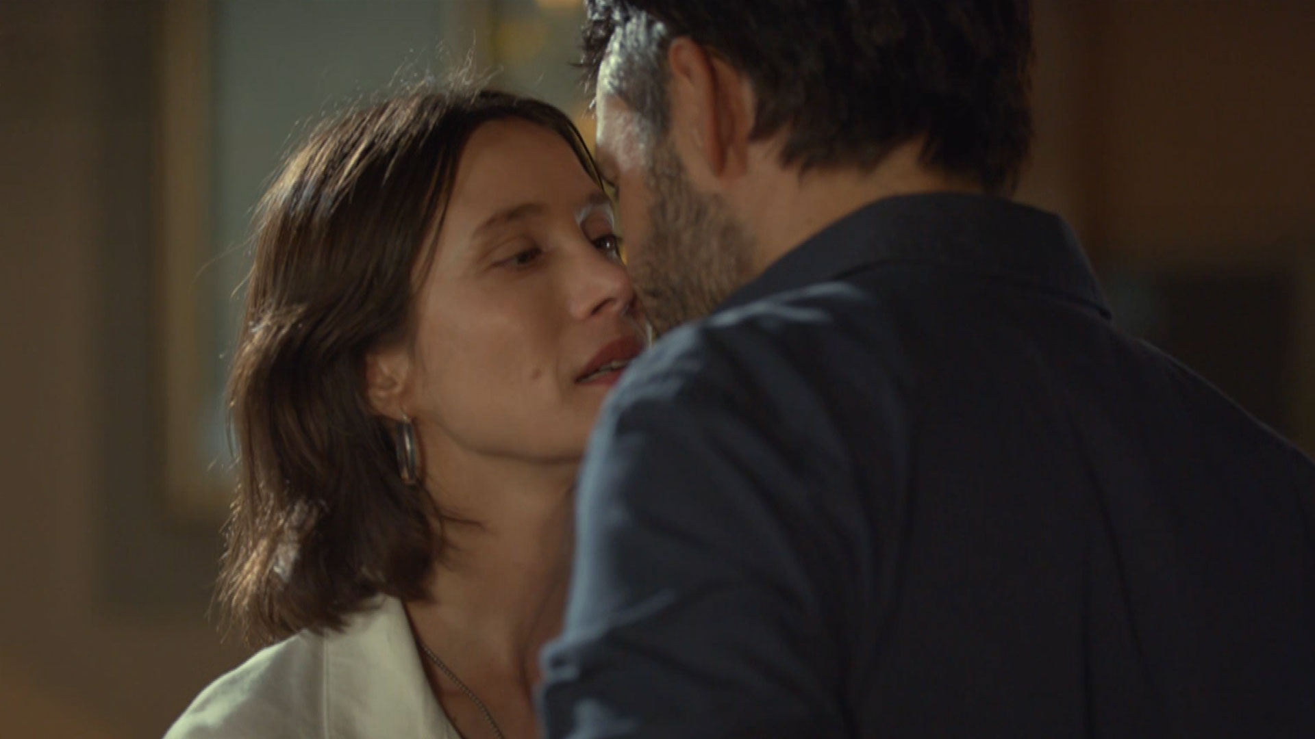 Max espía a Javiera