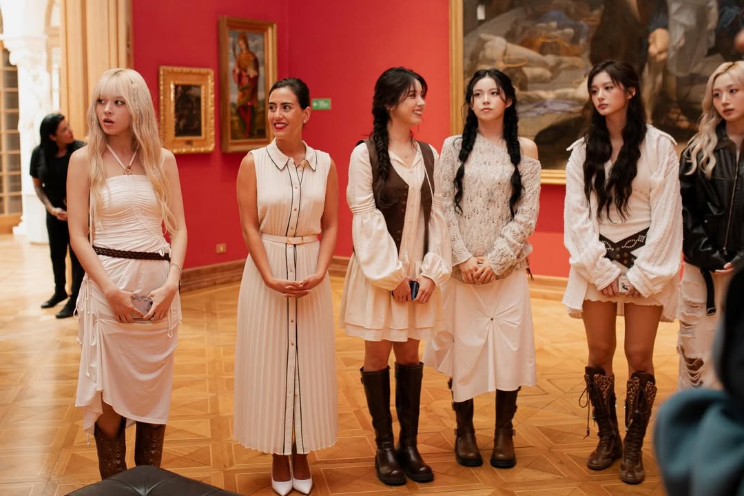 Alcaldesa Ripamonti y Nmixx