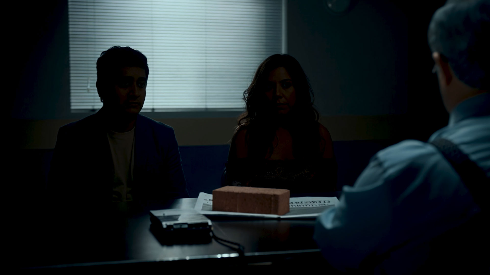 nuevas figuras detras del muro