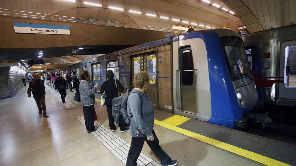 Imagen referencial Metro de Santiago: Revisa los horarios de apertura y cierre para este jueves 2 de enero