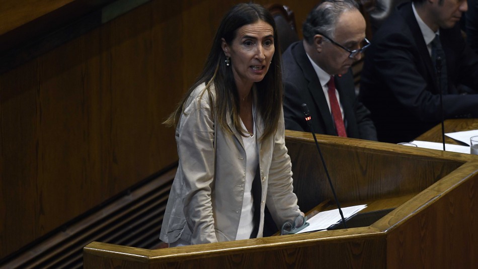 Ministra Carolina Schmidt tras interpelación por COP25: Ministra Carolina Schmidt tras interpelación por COP25: