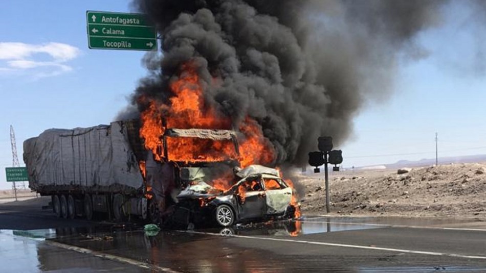 Accidente de tránsito en Calama Dos adultos y dos menores mueren en violento accidente en Antofagasta