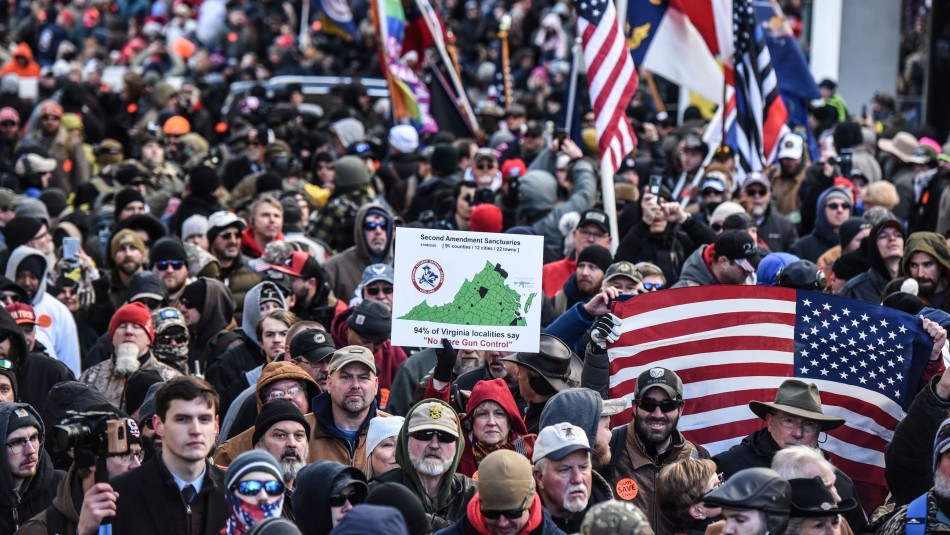 Virgina en alerta: Miles de manifestantes pro armas protestan contra posibles restricciones Virgina en alerta: Miles de manifestantes pro armas protestan contra posibles restricciones