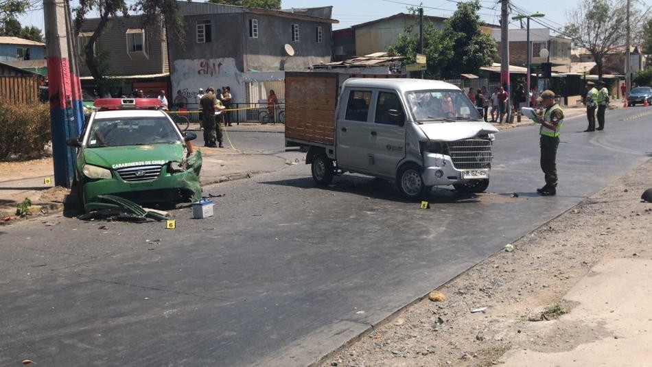 Mujer que era trasladada en radiopatrulla de Carabineros muere tras accidente en La Pintana Mujer que era trasladada en radiopatrulla de Carabineros muere tras accidente en La Pintana