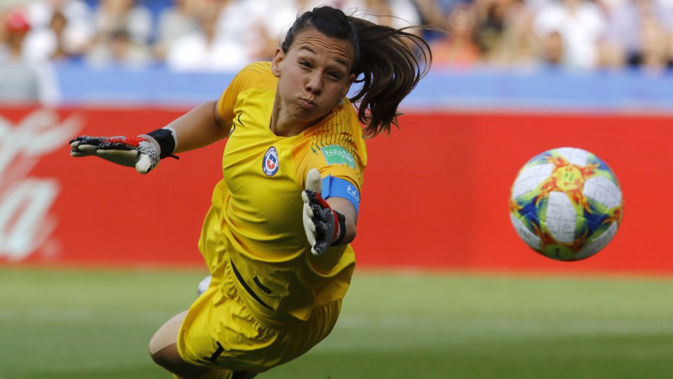 Christiane Endler Christiane Endler compartió video de sus mejores atajadas con la Selección Chilena
