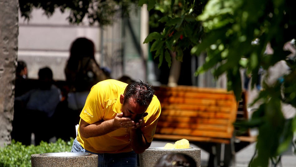 ola de calor santiago Nueva ola de calor en Santiago traerá máximas de 34° durante el fin de semana