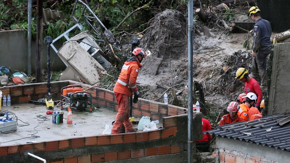 Violentas lluvias dejan 37 muertos y miles de desalojados en Brasil Violentas lluvias dejan 37 muertos y miles de desalojados en Brasil