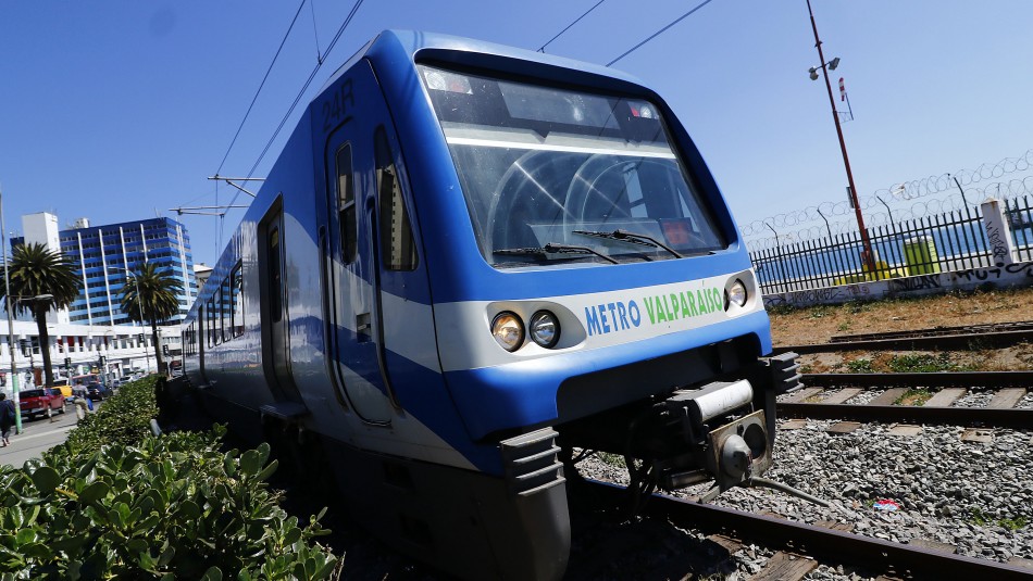 Emergencia obliga a realizar evacuación de trenes en Metro de Valparaíso Emergencia obliga a realizar evacuación de trenes en Metro de Valparaíso