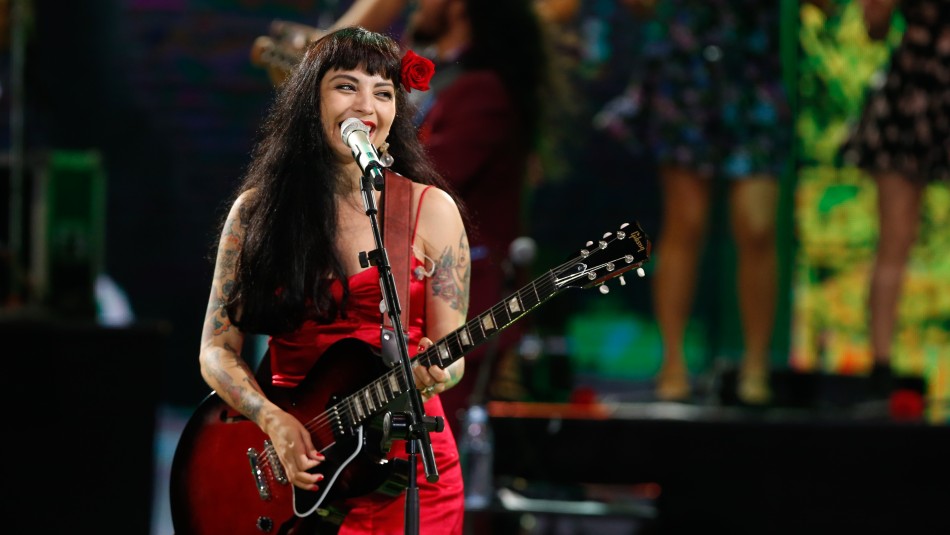 Mon Laferte le respondió a Ricky Martin tras comentario en rueda de prensa de Viña 2020 Mon Laferte le respondió a Ricky Martin tras comentario en rueda de prensa de Viña 2020