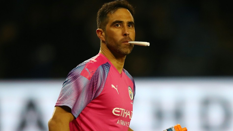 Manchester City Claudio Bravo celebró con Manchester City.