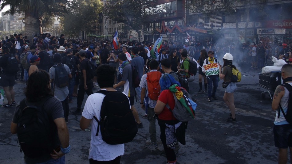 Manifestaciones en Plaza Italia INDH informa que falleció hombre que resultó gravemente herido en manifestación en Plaza Baquedano