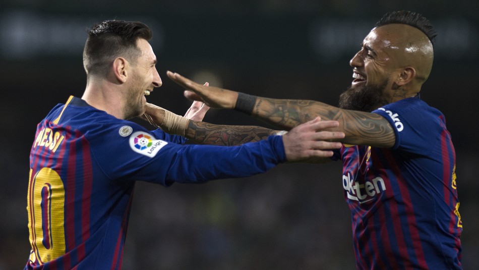 Messi y Vidal Messi retó a Arturo Vidal al #10ToquesChallenge y el chileno respondió con increíble jugada