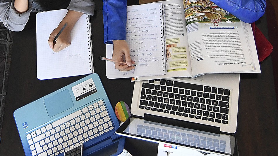 Gobierno anuncia acuerdo con compañías de Internet que beneficia a los estudiantes