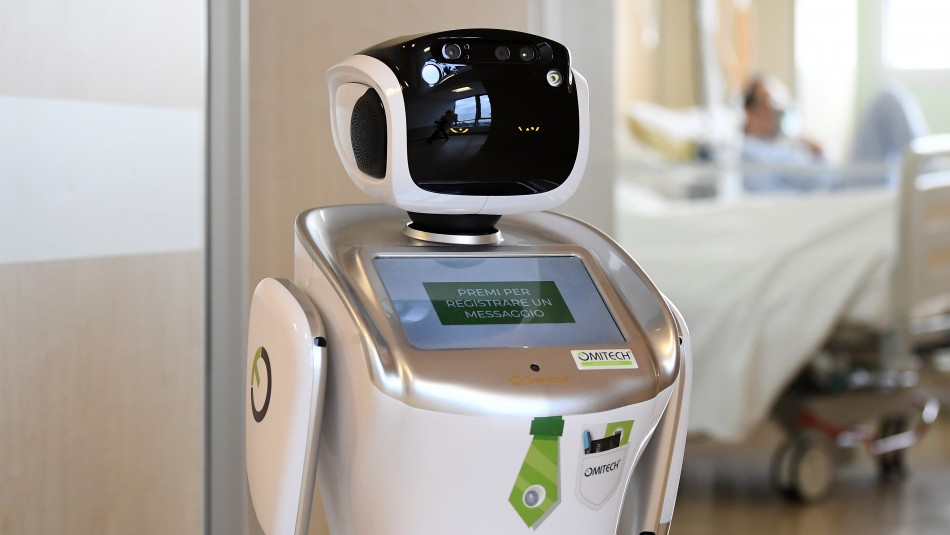 Robots atienden pacientes en Italia Robots cuidan a enfermos de coronavirus en hospital de Italia