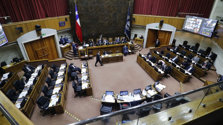 Senado declara inadmisible proyecto que suspendía por un año el alza de los planes de isapres Senado declara inadmisible proyecto que suspendía por un año el alza de los planes de isapres