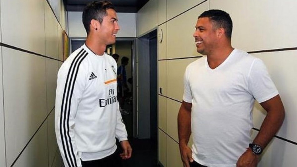 Ronaldo Ronaldo apunta a Cristiano Ronaldo.