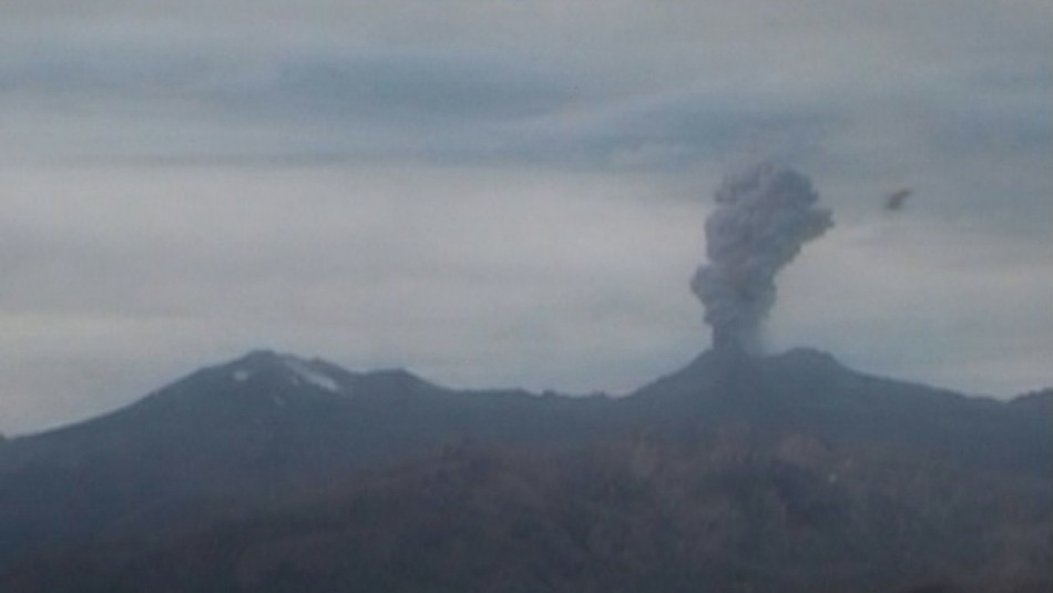 Volcán Nevados de Chillán Sernageomin reporta explosión y emisión de gases desde complejo volcánico Nevados de Chillán