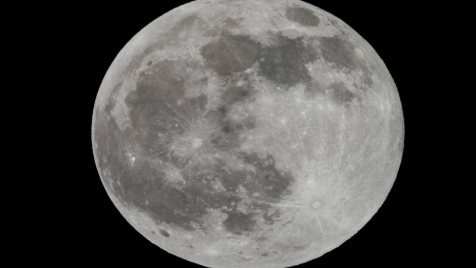 Roca lunar hallada en el desierto del Sahara es subastada en 2.5 millones de dólares Roca lunar hallada en el desierto del Sahara es subastada en 2.5 millones de dólares