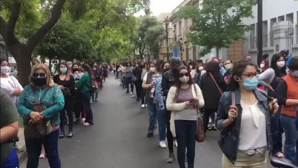 Video muestra la alta participación para votar en el Liceo de Aplicación Video muestra la alta participación para votar en el Liceo de Aplicación