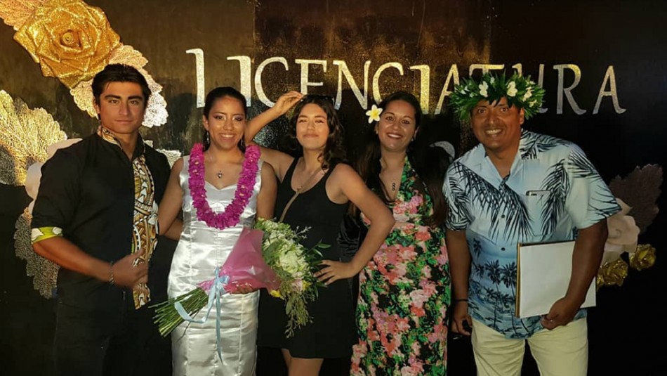 Cuartos medios de Rapa Nui son los primeros en graduarse en plena pandemia Cuartos medios de Rapa Nui son los primeros en graduarse en plena pandemia
