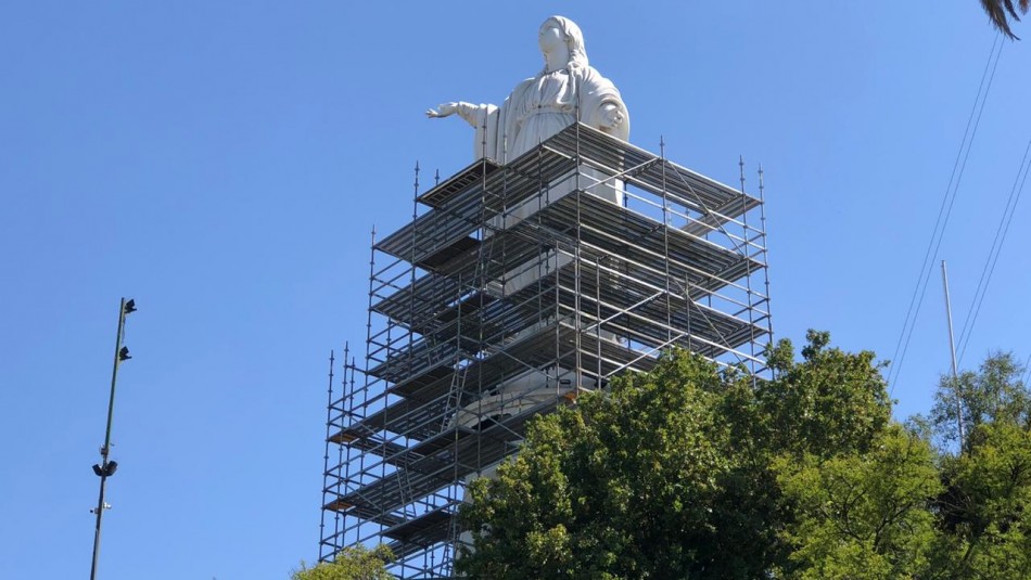 Enorme forado obliga a reparar imagen de la Inmaculada Concepción del Cerro San Cristóbal Enorme forado obliga a reparar imagen de la Inmaculada Concepción del Cerro San Cristóbal