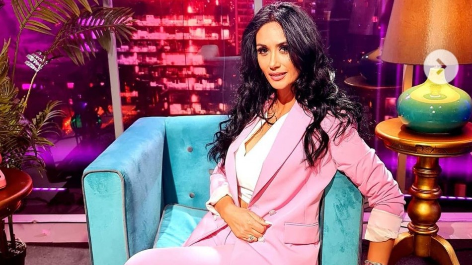 Pamela Díaz bromea que está Pamela Díaz bromea que está