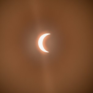 Eclipse solar total: Mira la hora exacta en que se podrá apreciar el fenómeno natural Eclipse solar total: Mira la hora exacta en que se podrá apreciar el fenómeno natural