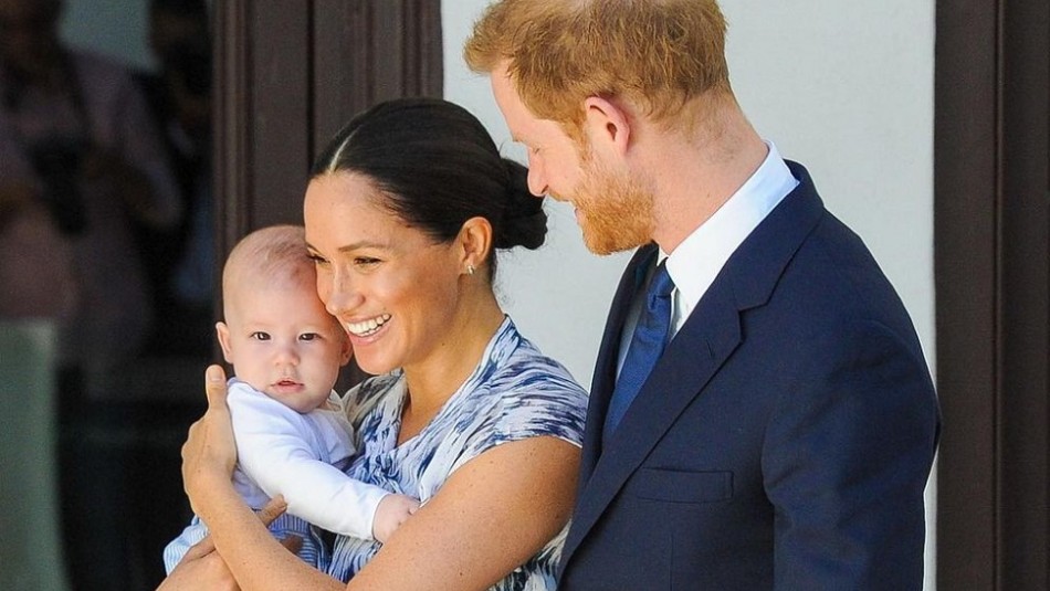 El Hijo De Meghan Markle Y Harry Desea Feliz Ano Nuevo En Transmision En Vivo Asi Habla Archie Meganoticias