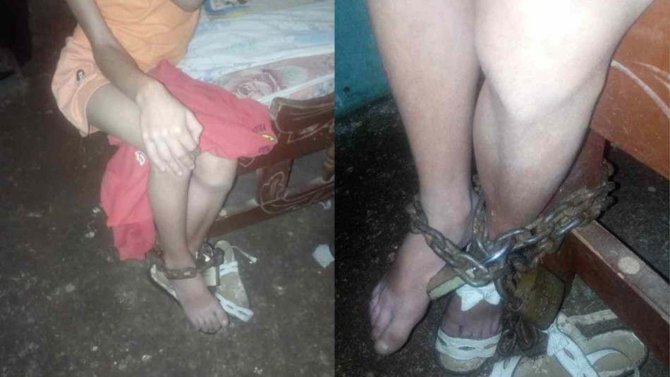 Venezuela Niños viven encadenados a un cama.