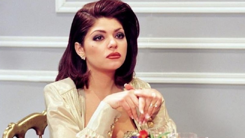 La actriz mexicana Itatí Cantoral sorprende a sus seguidores con sus habilidades en pole dance La actriz mexicana Itatí Cantoral sorprende a sus seguidores con sus habilidades en pole dance