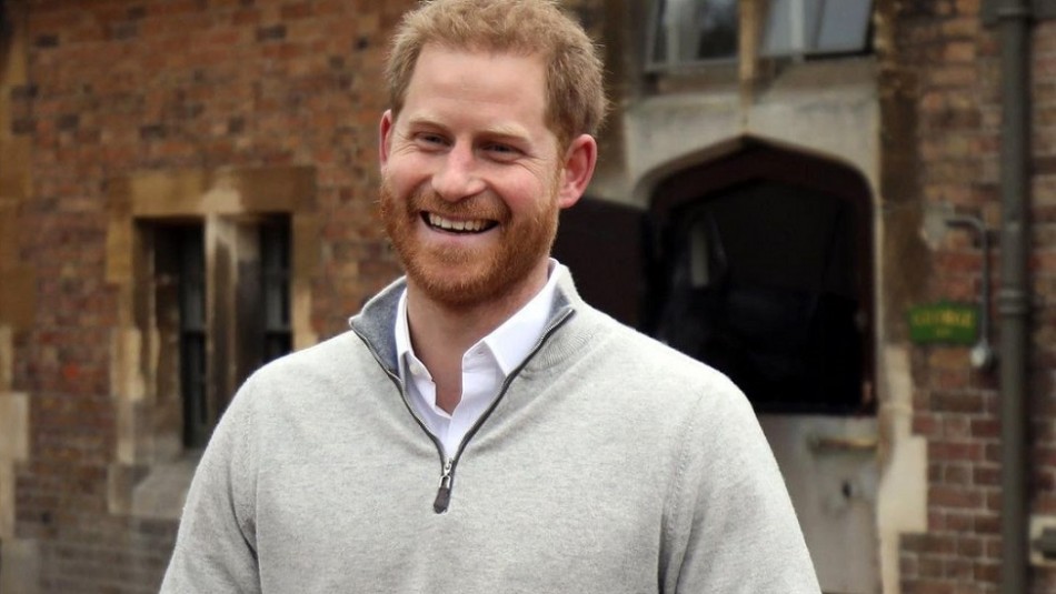 Así es cómo el príncipe Harry pide prestado el baño en icónica mansión de Hollywood Así es cómo el príncipe Harry pide prestado el baño en icónica mansión de Hollywood