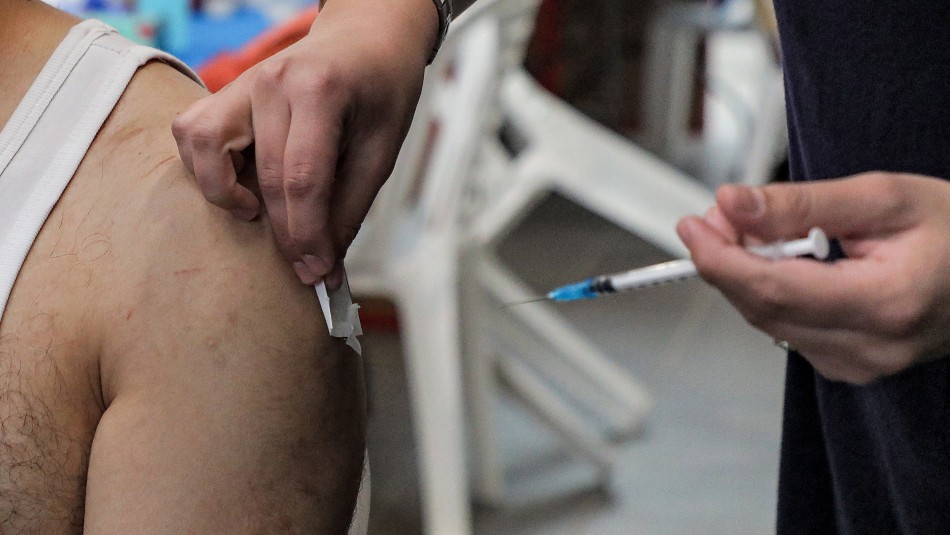 Reunión vacunados Autoridades de EE.UU. afirman que vacunados contra el coronavirus pueden reunirse sin mascarilla