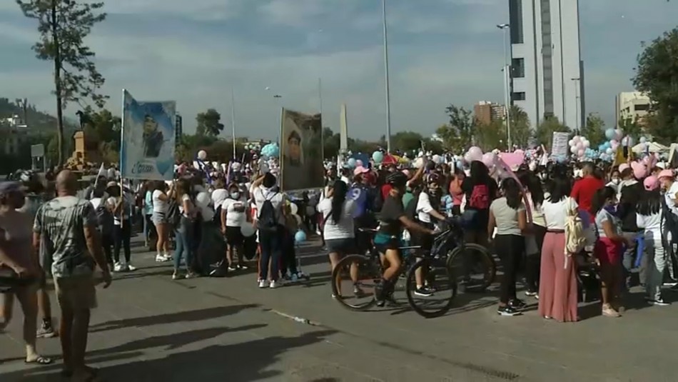 Manifestantes marchan pidiendo justicia para Tamara e Itan Manifestantes marchan pidiendo justicia para Tamara e Itan